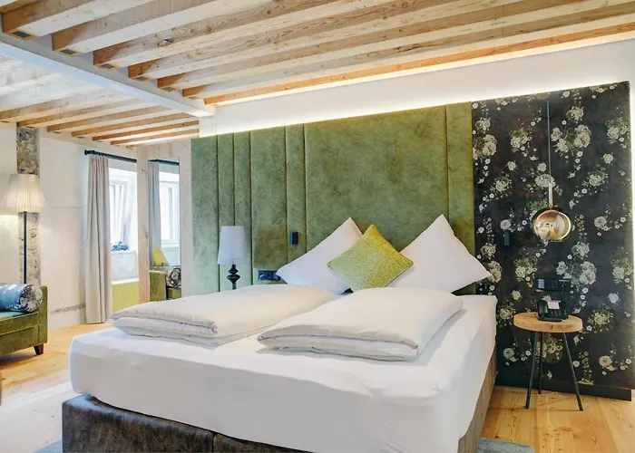 Boutique Hotel Im Auracher Loechl